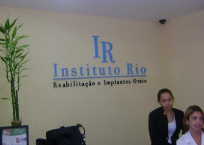 Letras de Latão Polido - Instituto Rio